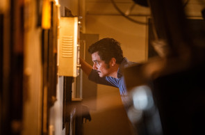 Foto Still do filme Agente Secreto com Wagner Moura que recebeu 4 indicações ao Oscar de 2026. 