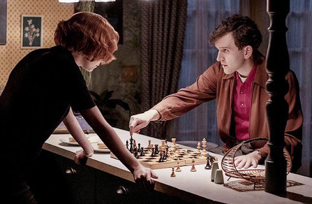 <p>No mesmo ano, ele apareceu na minissérie “O Gambito da Rainha”, um dos maiores sucessos da Netflix. Ao interpretar o excêntrico Mr. Shaibel, Melling conquistou o público com sua atuação contida e comovente.</p>
