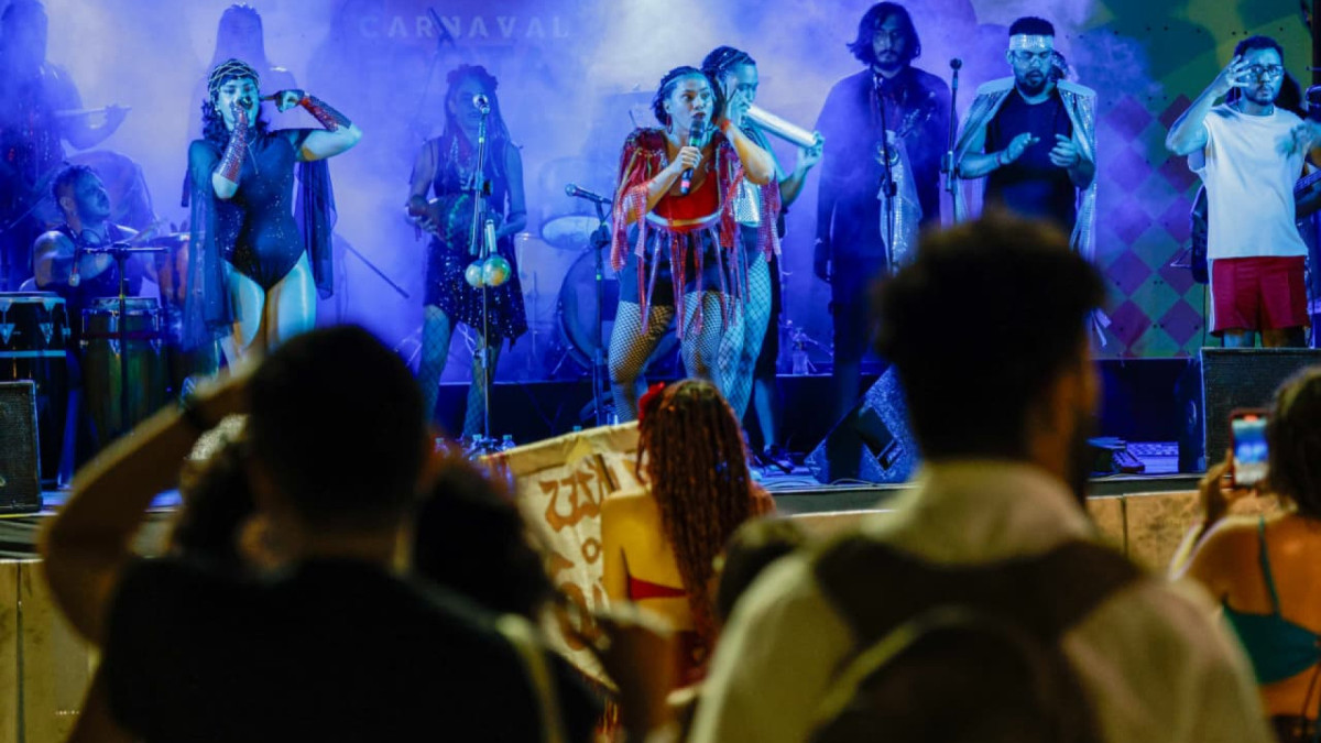 Bloco Raízes de Griô reverencia mulheres negras no Pré-Carnaval na Praça dos Leões
 nesta sexta-feira, 23