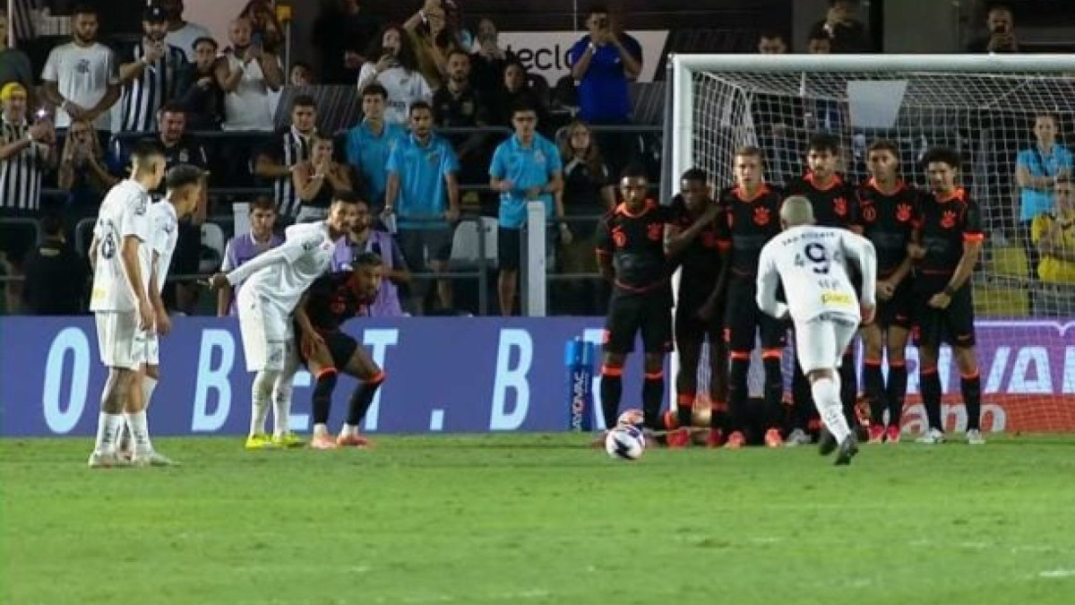 Camisa 10 do Santos vibrou com empate santista nos acréscimos do clássico contra o Corinthians, na Vila Belmiro, pelo Paulistão