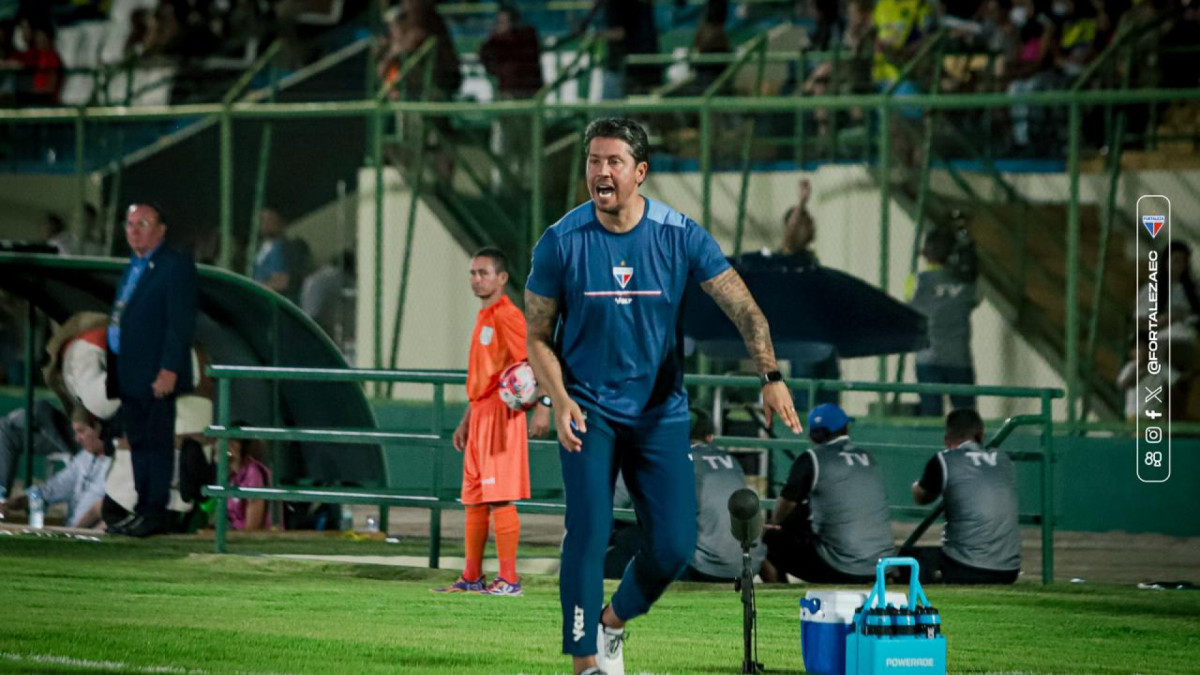 Thiago Carpini comanda o Fortaleza na vitória por 1 a 0, diante do Horizonte.
