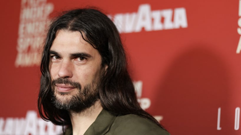 Oliver Laxe, diretor espanhol de "Sir&acirc;t", disputa Oscar 2026 de Melhor Filme Internacional contra o Brasil 