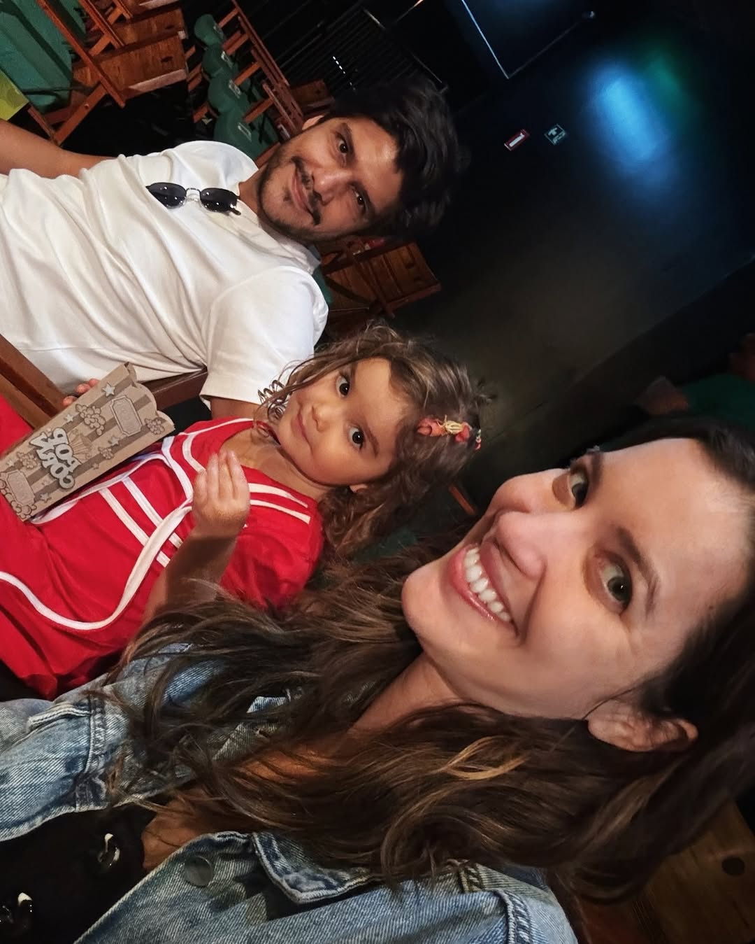 <p><span style=font-weight: 400;>Desde 2018, está em relacionamento com o músico Pedro Curvello. O casal tem uma filha, Eva, nascida em 2020.</span></p>
