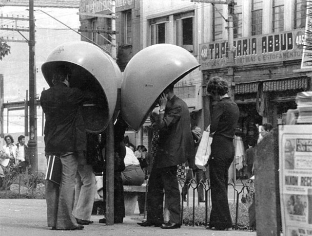 <p><span style=font-weight: 400;>Houve um tempo, em que para se fazer uma ligação na rua, era necessário entrar em uma fila.</span></p>
