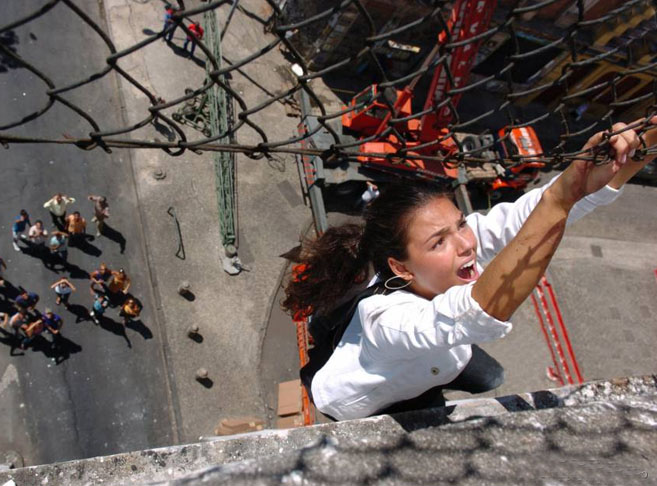 <p>Dois anos depois, a artista fez um participação especial na novela “Paraíso Tropical”, novamente na Globo. Este foi seu primeiro papel em uma trama das oito, horário nobre, mas ela apareceu apenas em cerca de dez episódios da trama em que interpretou uma garota de programa.</p>
