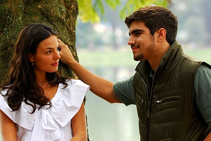 <p>Em 2010, Valverde interpretou Marcela em “Ti-Ti-Ti”, uma jovem romântica com o coração dividido por dois homens. Foi um de seus grandes papéis e o público também ficou dividido: uns torciam para ela ficar com Edgar (Caio Castro) e outros com Renato (Guilherem Winter).</p>
