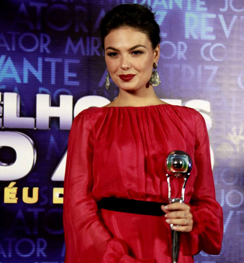 <p>Com essa personagem, Isis ganhou nada menos do que sete prêmios. O principal deles foi o “Melhores do Ano”, na categoria de melhor atriz coadjuvante, entregue pela própria Rede Globo.</p>
