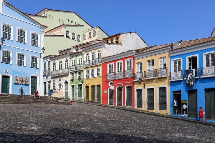 <p>Nas últimas décadas, houve esforços significativos para a restauração e revitalização do Pelourinho, visando a preservar seu patrimônio histórico e cultural, além de impulsionar o turismo.</p>
