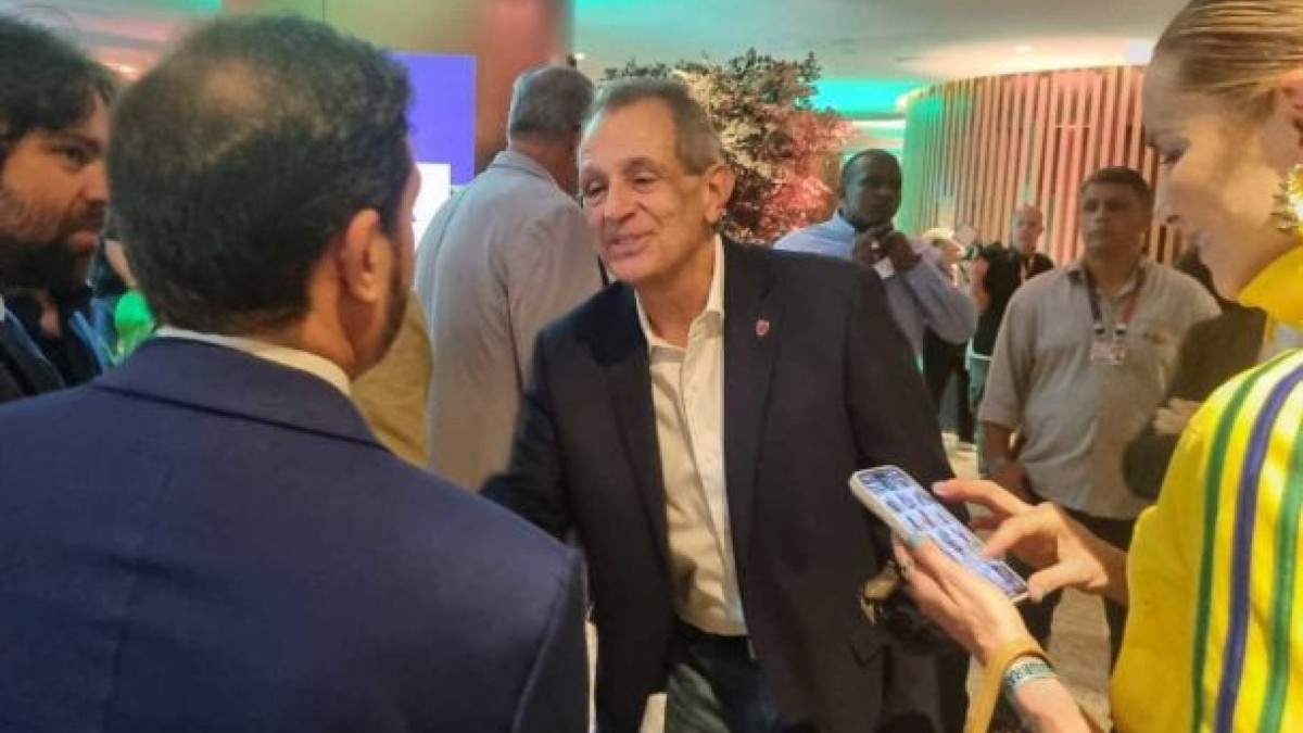 Durante evento no Rio de Janeiro, o comandante rubro-negro confirma o avanço nas tratativas. A proposta: R$ 254 milhões