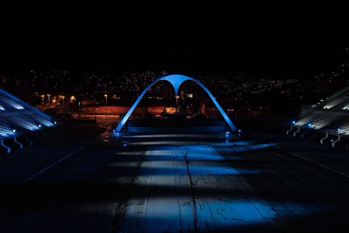 <p>Na região Sudeste, o principal destaque é o Rio de Janeiro, que tradicionalmente leva diversas escolas de samba para a Marquês de Sapucaí e Estrada da Intendente Magalhães.</p></div>

<!-- INTERBANNER 5 [RETANGULO(BR)] - DESKTOP - [INTERNAS] -->
<div class=