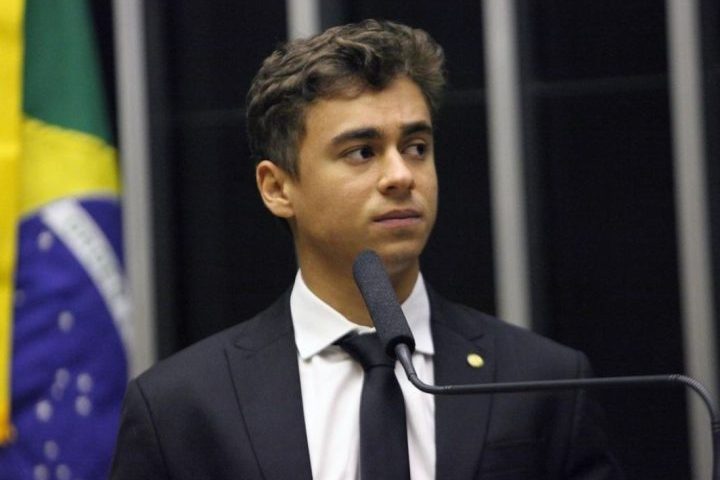 <p>O movimento se intensificou quando o parlamentar passou a expor publicamente perfis nas redes, chegando a marcar companhias e autoridades para exigir respostas.</p><?php if (strpos(site('ds_site_link'), '/apostas') === false): ?>
  </div>

  <div data-type=