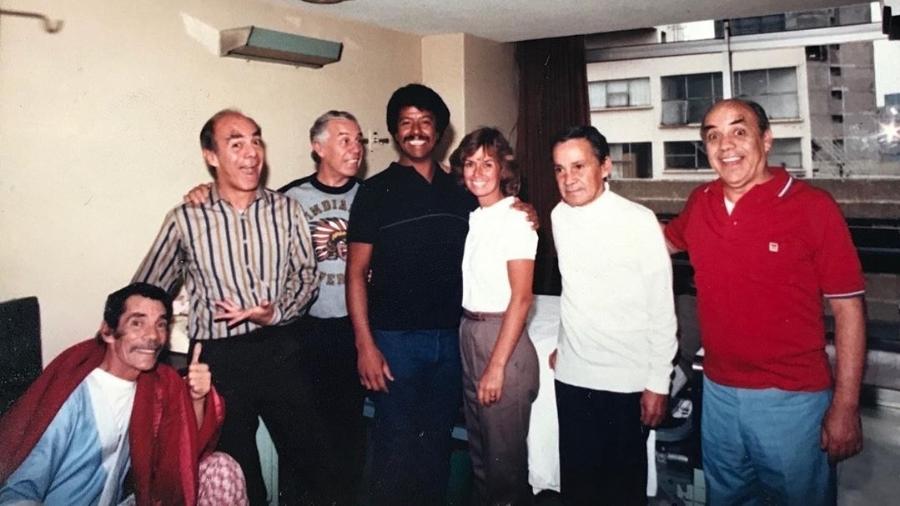 <p>Na foto, publicada no instagram de Miguel Valdés, Ramón aparece no hospital rodeado por parentes. Mesmo gravemente doente, ele demonstra bom humor.</p>
