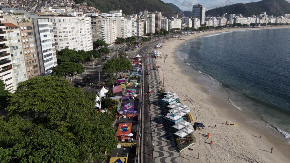 Fortaleza é uma das cidades a sediar a primeira Copa do Mundo Feminina Fifa, que ocorre em 2027 no Brasil. Copacabana recebeu, no domingo, 25, a cerimônia de lançamento da marca. 
