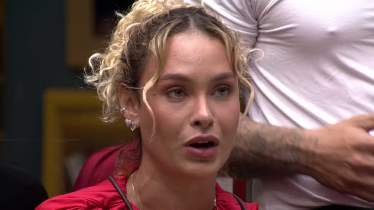 Sarah protagonizou ápice do programa de domingo ao vetar voto de Ana Paula. Confira como foi o momento: