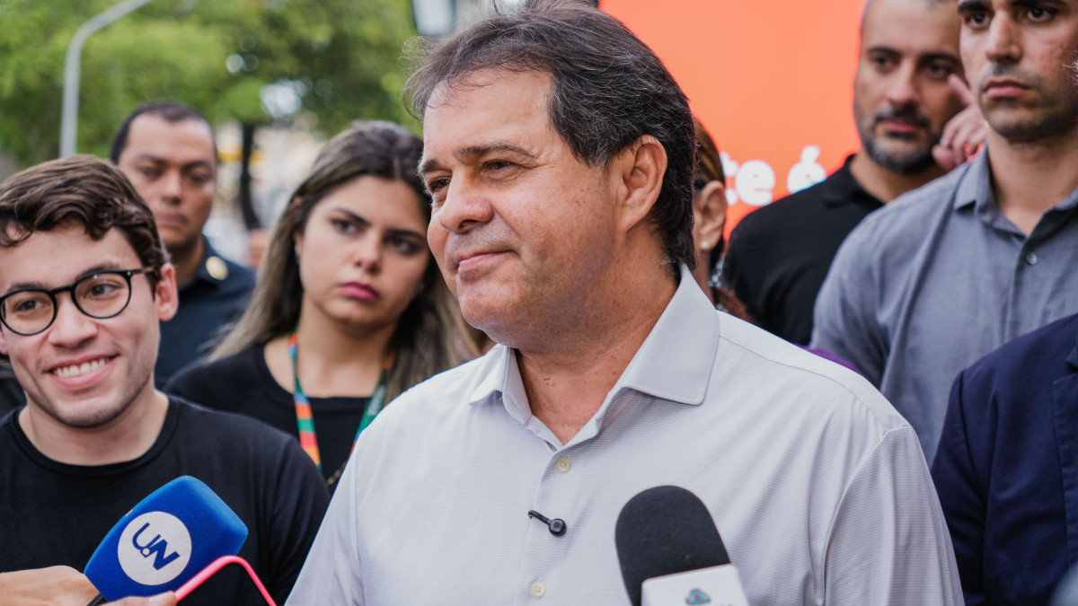 Prefeito de Fortaleza, Evandro Leit&atilde;o, refor&ccedil;ou o nome do governador Elmano de Freitas (PT) na disputa eleitoral deste ano e afirmou que o ministro Camilo Santana apoiar&aacute; na campanha de reelei&ccedil;&atilde;o do petista