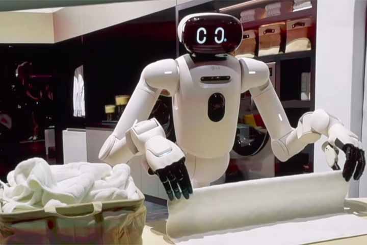 <p>A LG não informou valores nem estabeleceu uma data para o início da comercialização do CLOiD, o robô multitarefas com inteligência artificial.</p>
