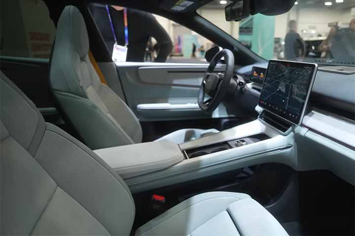 <p>Nesta edição da CES 2026, os carros elétricos e as tecnologias automotivas inteligentes ganharam destaque com protótipos que vão de veículos movidos a bateria a sistemas avançados de direção autônoma e assistentes digitais integrados.</p>
