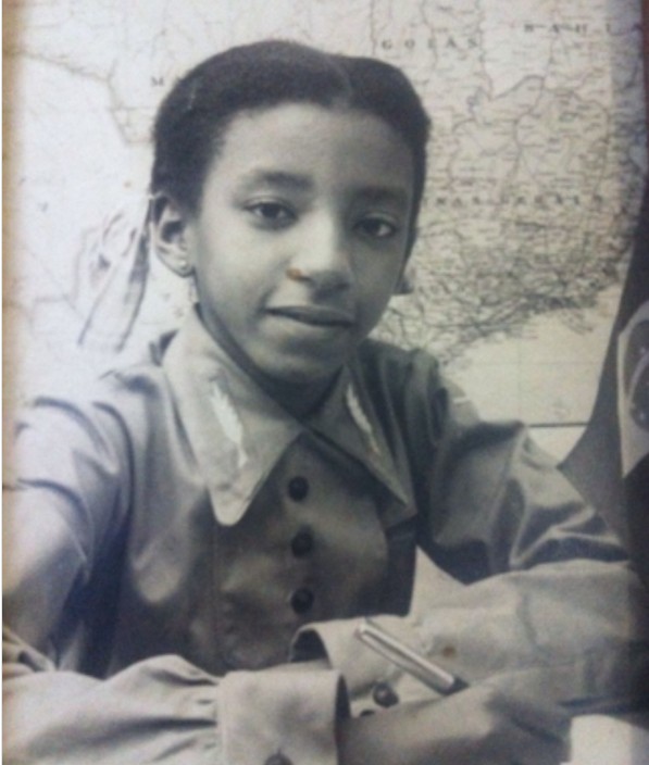 <p><span style=font-weight: 400;>Leci Brandão da Silva nasceu em 12 de setembro de 1944, no Rio de Janeiro, e cresceu nos bairros de Senador Camará e Realengo. Neste último, chegou a morar na Escola Nicarágua, onde sua mãe trabalhou como servente.</span></p>
