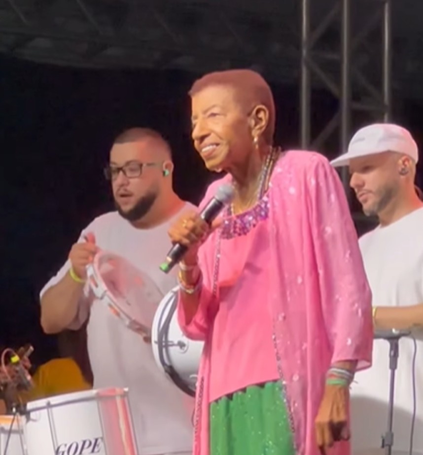 <p><span style=font-weight: 400;>Em janeiro de 2026, Leci Brandão retomou a rotina de shows, conciliando as apresentações com o mandato de deputada estadual em São Paulo. A agenda passou a contar com restrições, com espetáculos de no máximo uma hora, em razão do cansaço físico.</span></p><?php if (strpos(site('ds_site_link'), '/apostas') === false): ?>
    </div>
    <div class=