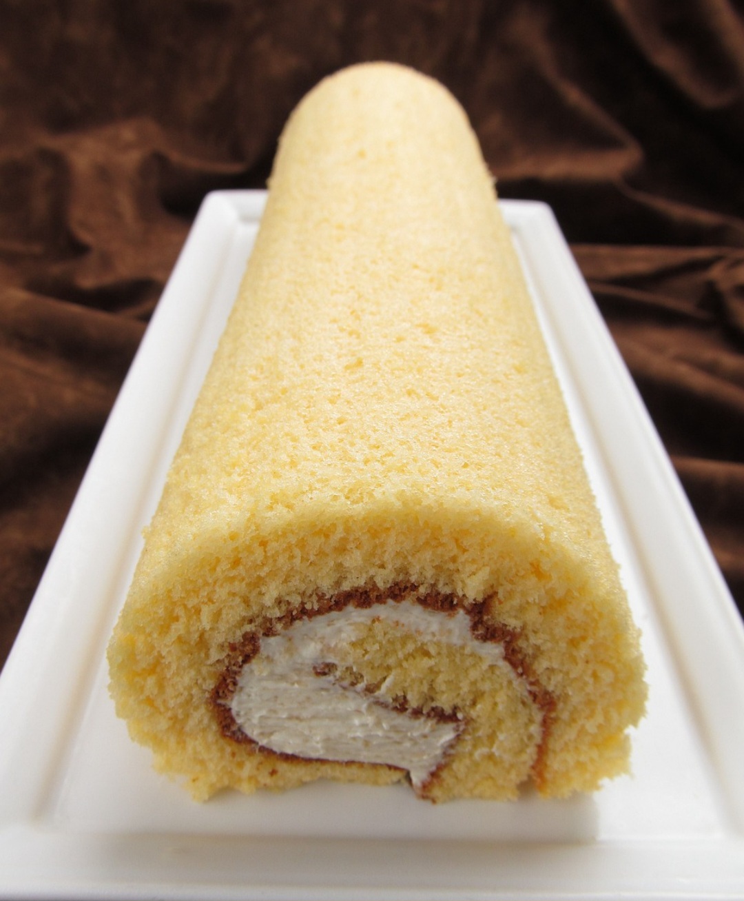 <p>O rocambole tem origem europeia, possivelmente na França ou na Áustria, ainda no século XIX.</p>
