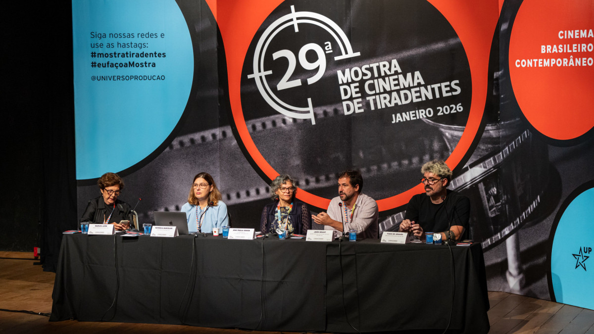 Mesa do F&oacute;rum analisou projetos de lei que tramitam h&aacute; nove anos no Congresso e os impactos da regula&ccedil;&atilde;o para produ&ccedil;&atilde;o, exibi&ccedil;&atilde;o e fomento