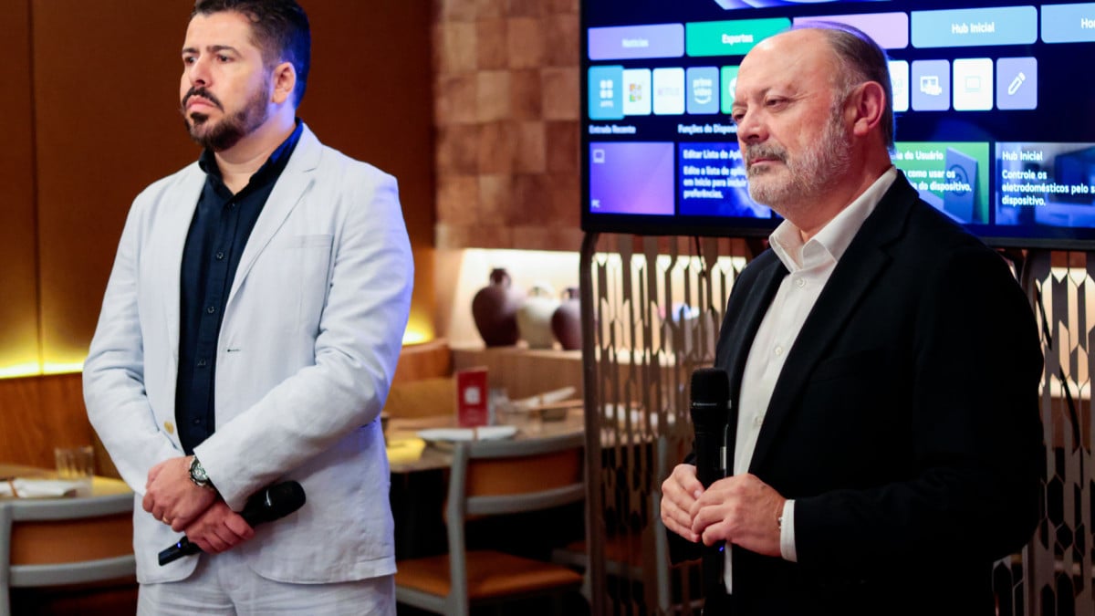 A explana&ccedil;&atilde;o sobre as novidades da rota foram feitas pelo gerente de pa&iacute;s da Iberia, Raphael de Lucca; e por Victor Moneo, diretor global de vendas da companhia