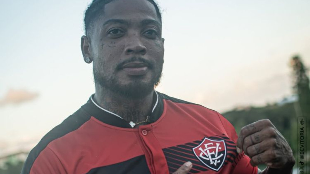 Marinho acertou com o Vitória até o fim da temporada 2026