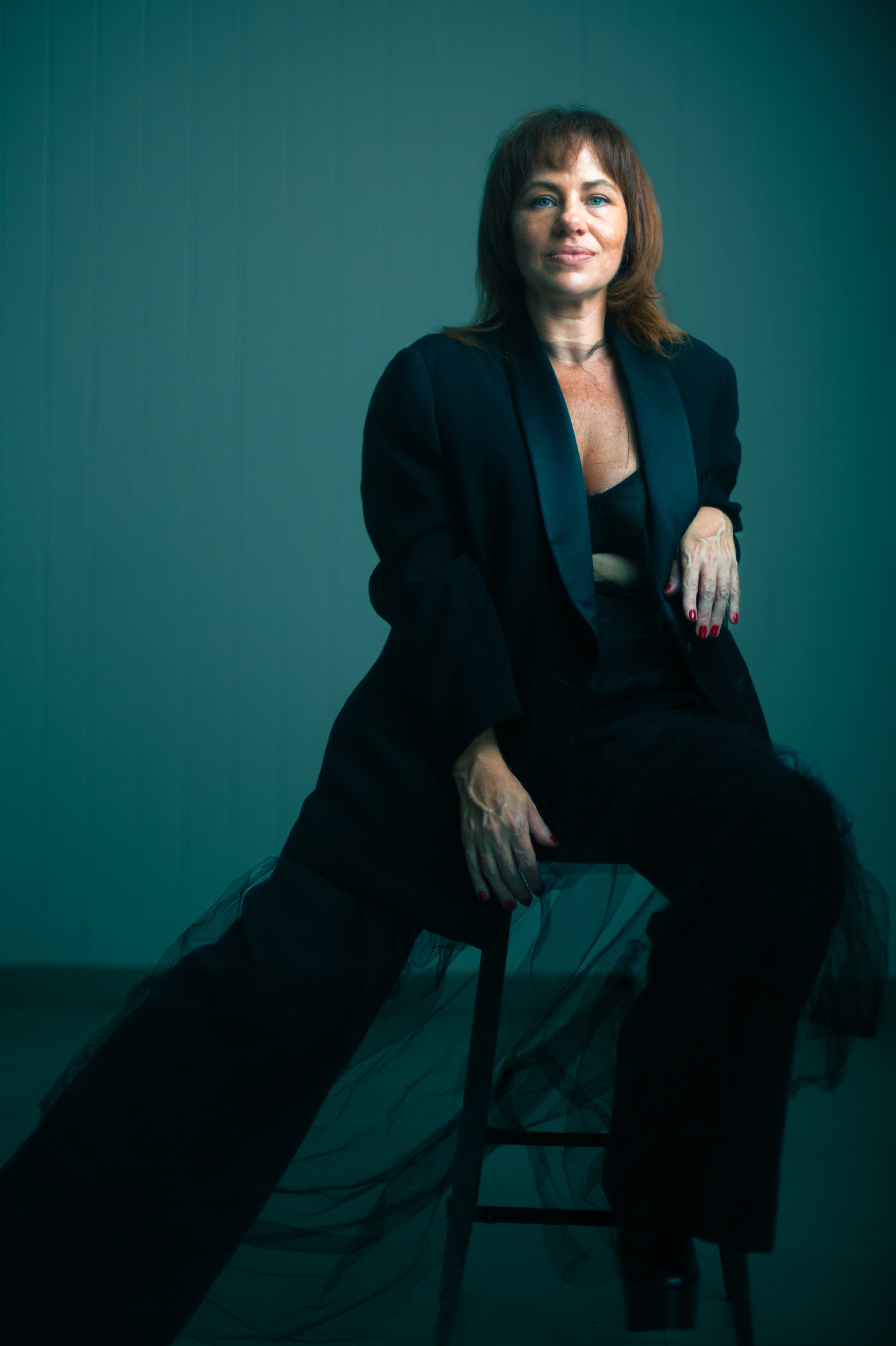 A Mostra de Cinema de Tiradentes homenageia Karine Teles, atriz de trajetória inquieta e presença central no cinema brasileiro contemporâneo (Foto: Dudu Mafra/Univeso Produção/ Divulgação)