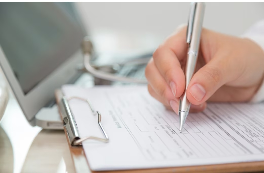 <p>Na nova resolução, médicos que prescreverem implante de hormônio terão de fornecer uma receita para controle especial.</p>
