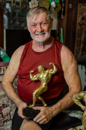 'Que choro &eacute; esse?, eu pensava. Tenho mulher aqui que faz leg press com 580 quilos.'(Foto: FCO FONTENELE)