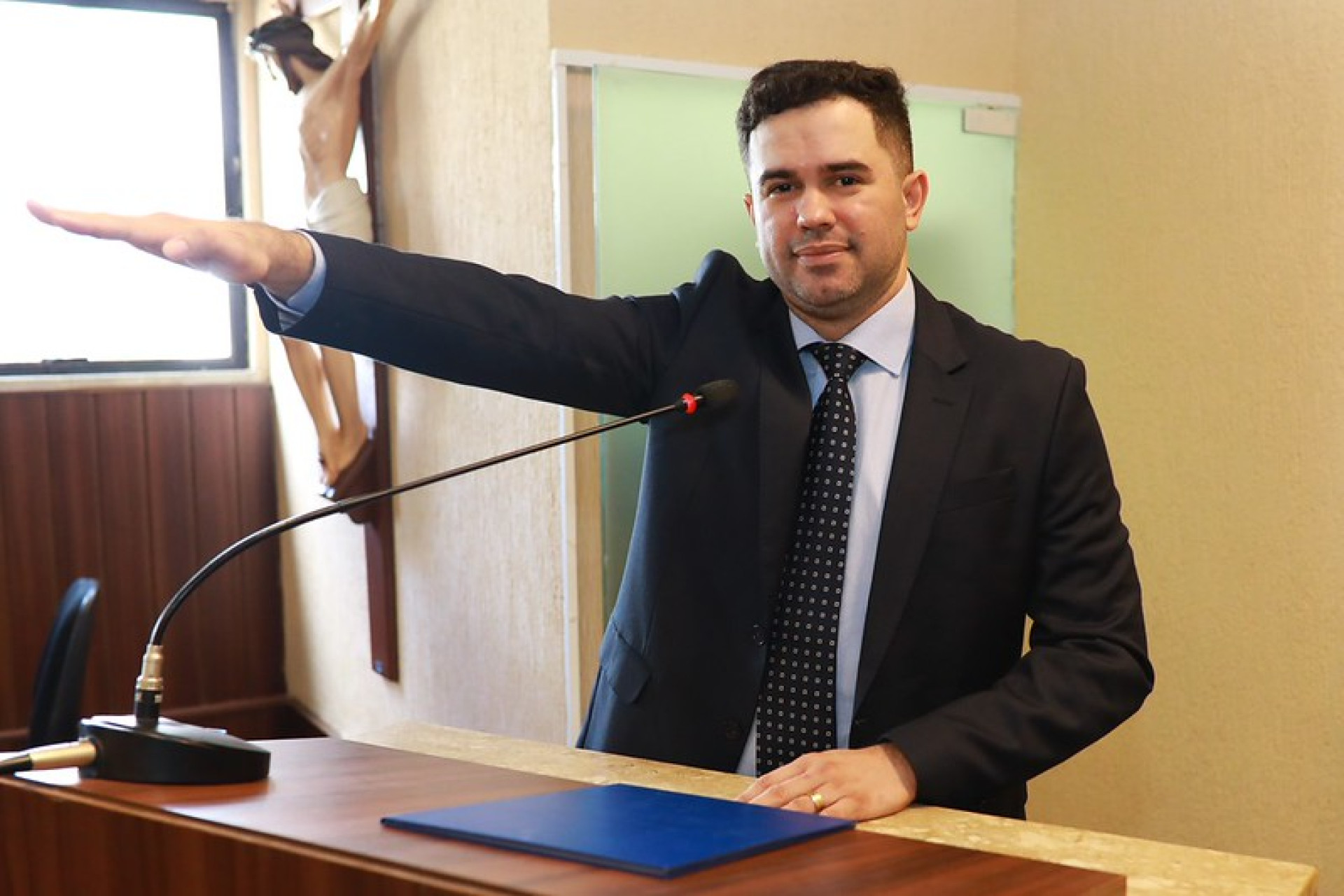 Júnior Aquino foi empossado em junho de 2025 quando a vereadora Ana Aracapé foi licenciada (Foto: Érika Fonseca/CMFor)