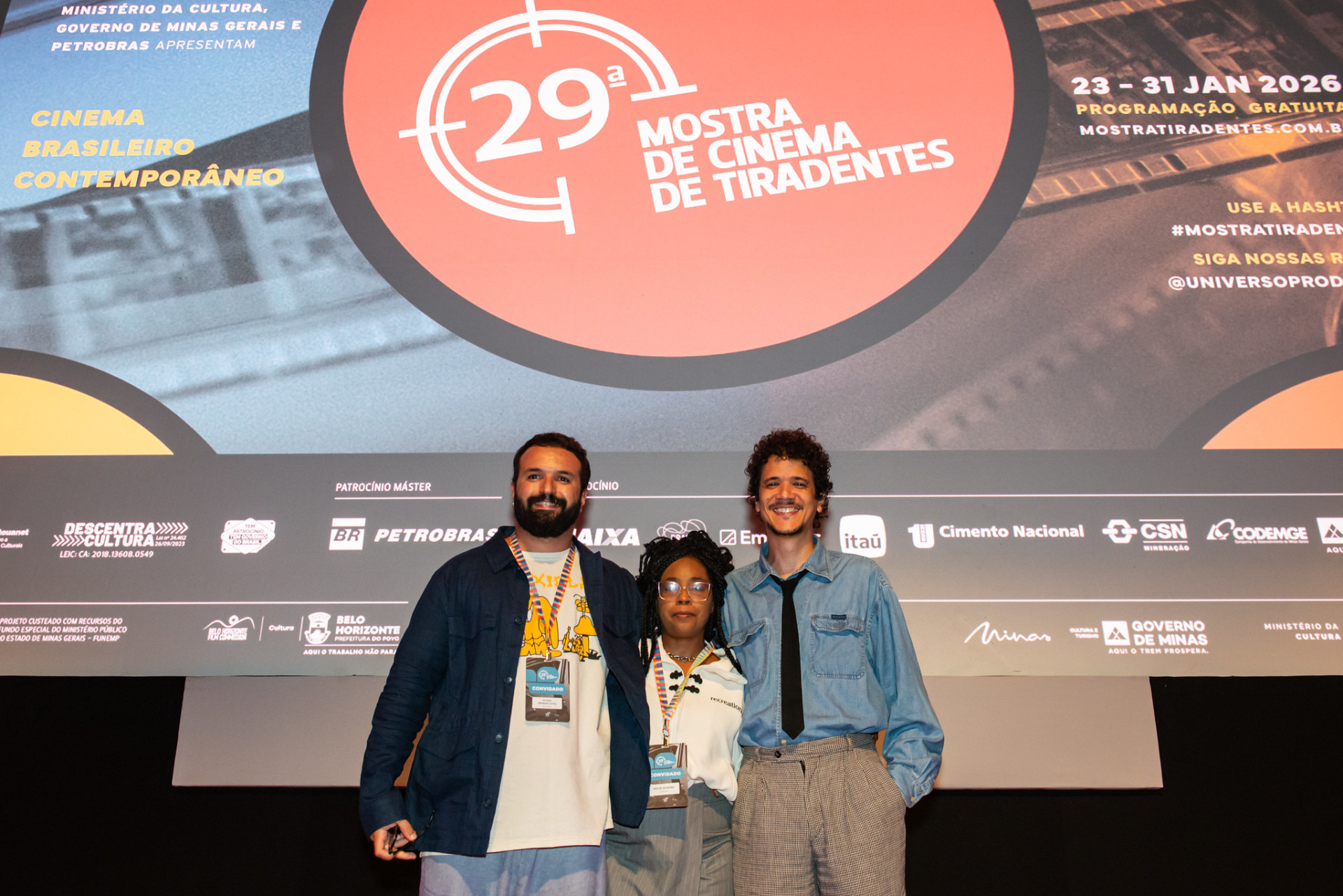 Filme de &Aacute;lvaro Andrade Alves acompanha os &uacute;ltimos dias da elei&ccedil;&atilde;o de 2022 a partir de lives, edits e disputas de narrativa