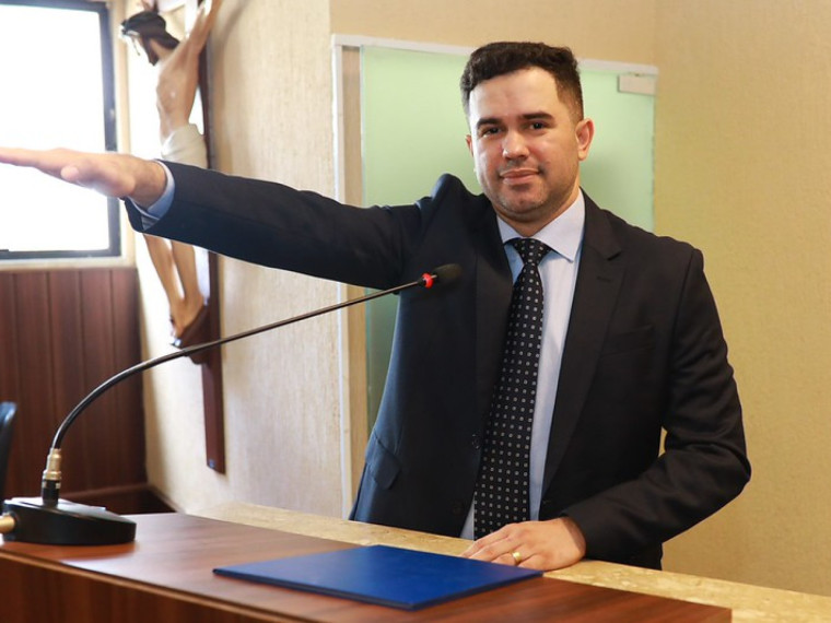 Júnior Aquino foi empossado em junho de 2025 quando a vereadora Ana Aracapé foi licenciada