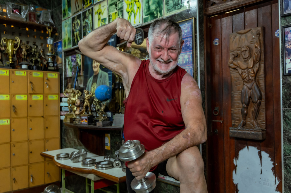 'Qual o momento mais importante da minha vida? &Eacute; esse, eu estar com voc&ecirc;s aqui. &Eacute; o momento mais importante da minha vida, pois eu estou vivo, estou conversando, estou expondo a minha hist&oacute;ria, o voc&ecirc; quer publicar'(Foto: FCO FONTENELE)