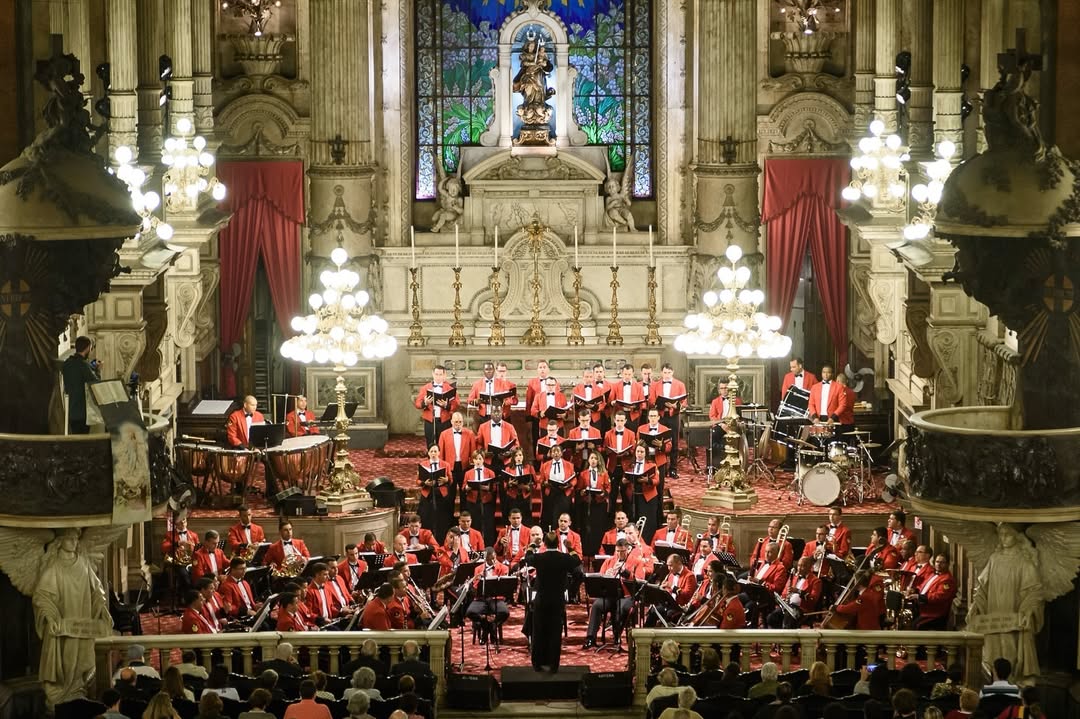 No interior da Igreja da Candelária também acontecem concertos de música clássica de grandes nomes. Eles são organizados pelo Projeto Candelária.
