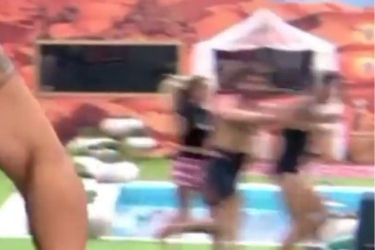 Momento em que Paulo Augusto empurra Jonas, o que resultou na sua expuls&atilde;o do BBB 26