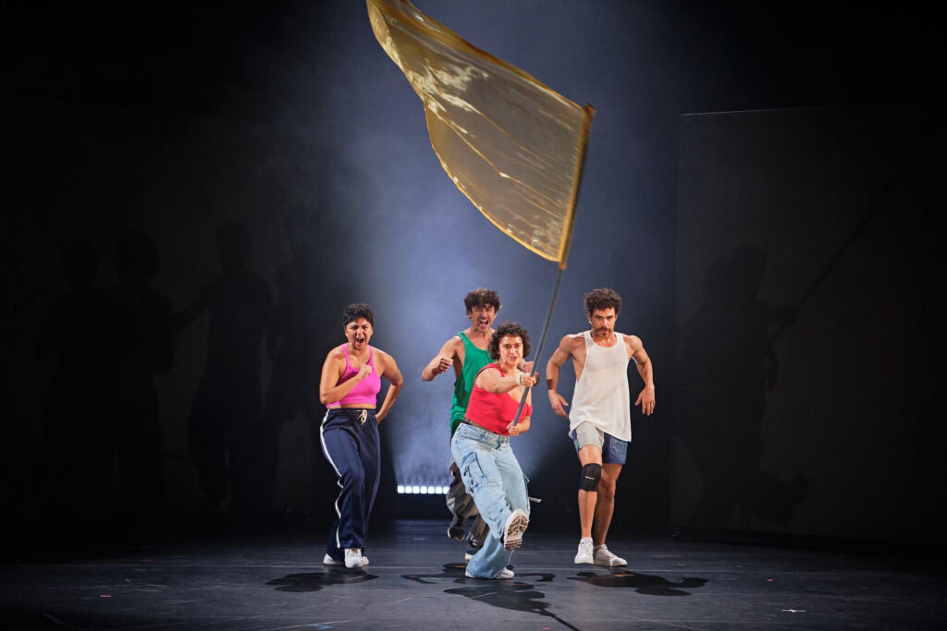 Protagonizada por Jesu&iacute;ta Barbosa, pe&ccedil;a "Sonho El&eacute;trico" &eacute; apresentada em Fortaleza no final de fevereiro e tem elenco formado tamb&eacute;m por Jessyca Meireles, Idylla Silmarovi e Cleom&aacute;cio In&aacute;cio