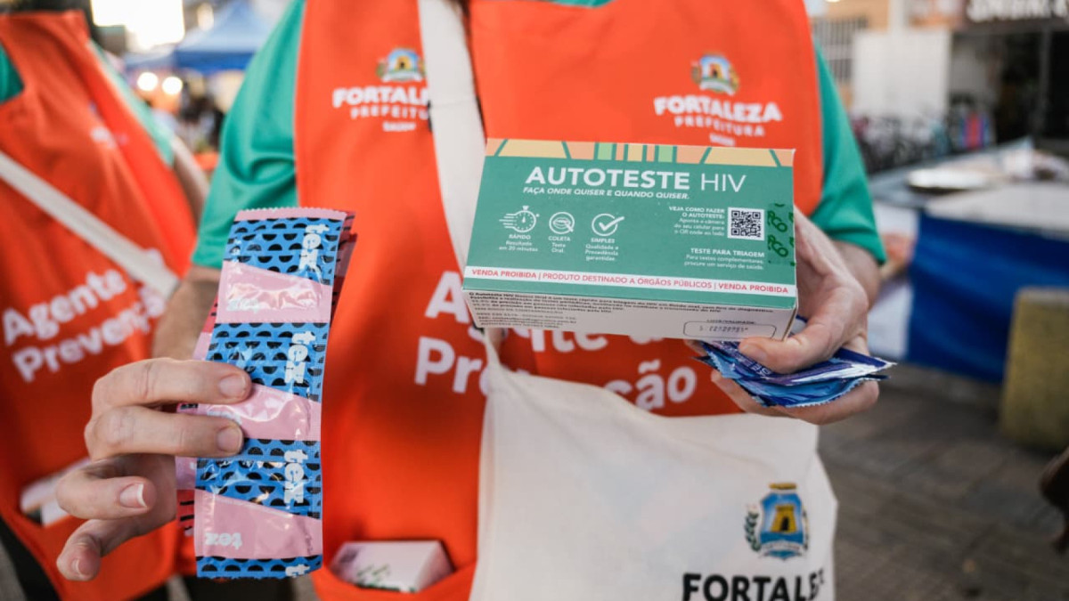 Kits estão sendo entregues em todos os polos do pré-carnaval de Fortaleza