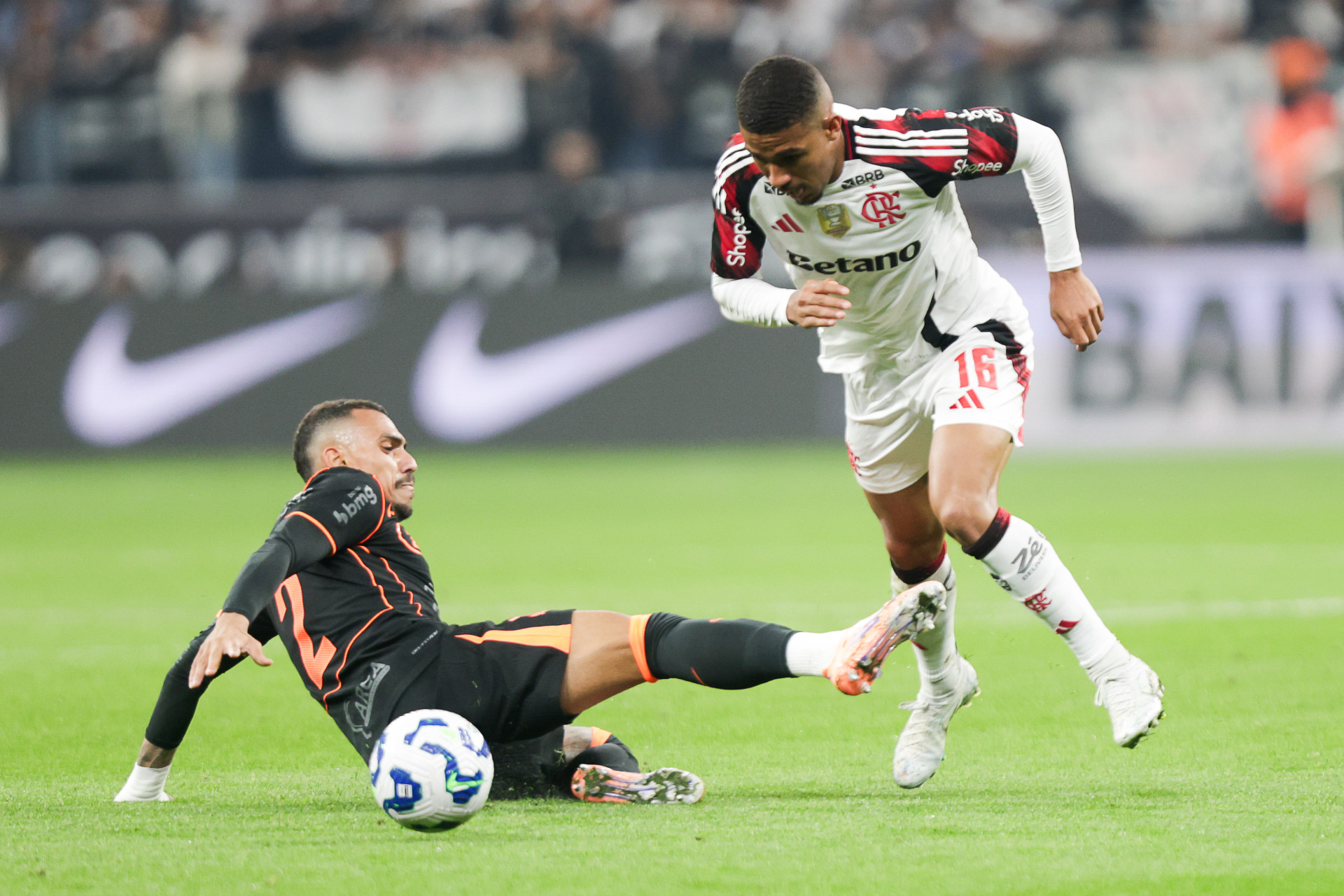 Flamengo e Corinthians devem lotar o Mané Garrincha (Foto: Gilvan de Souza / CR Flamengo)