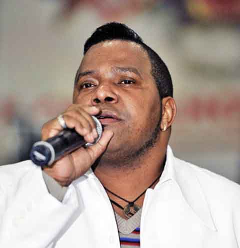 Wander Pires – Veterano da avenida, será a voz oficial da vermelho e branco com o enredo “Pra Cima, Ciça”. Sua presença reforça a tradição da escola de Niterói, que aposta em sua experiência para transformar o desfile em espetáculo memorável.
