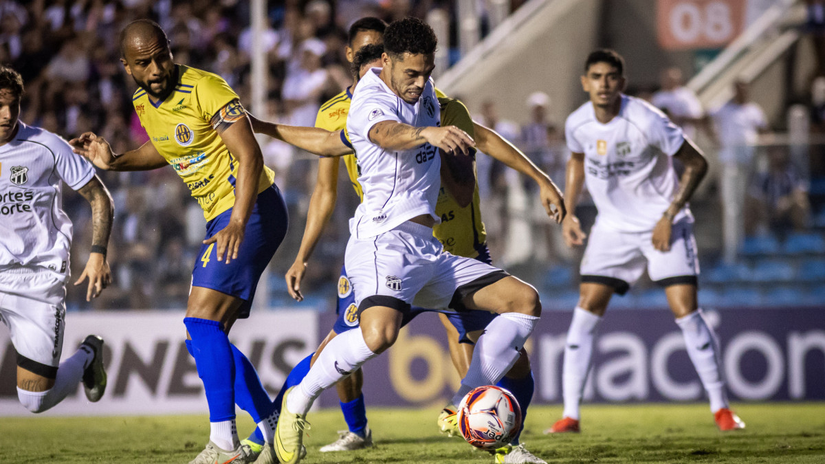 Ceará se garantiu nas semifinais do Campeonato Cearense após goleada diante do Horizonte. 