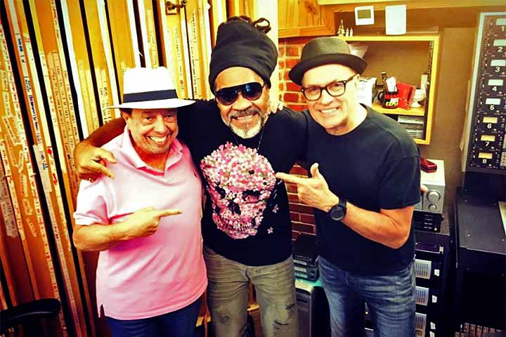 Além de intérprete, firmou-se como compositor e produtor musical, criando sucessos para muitos artistas. Com influência que não se limitava aos palcos, ele moldou carreiras ao trabalhar nos bastidores e contribuiu para a diversidade da música brasileira.
