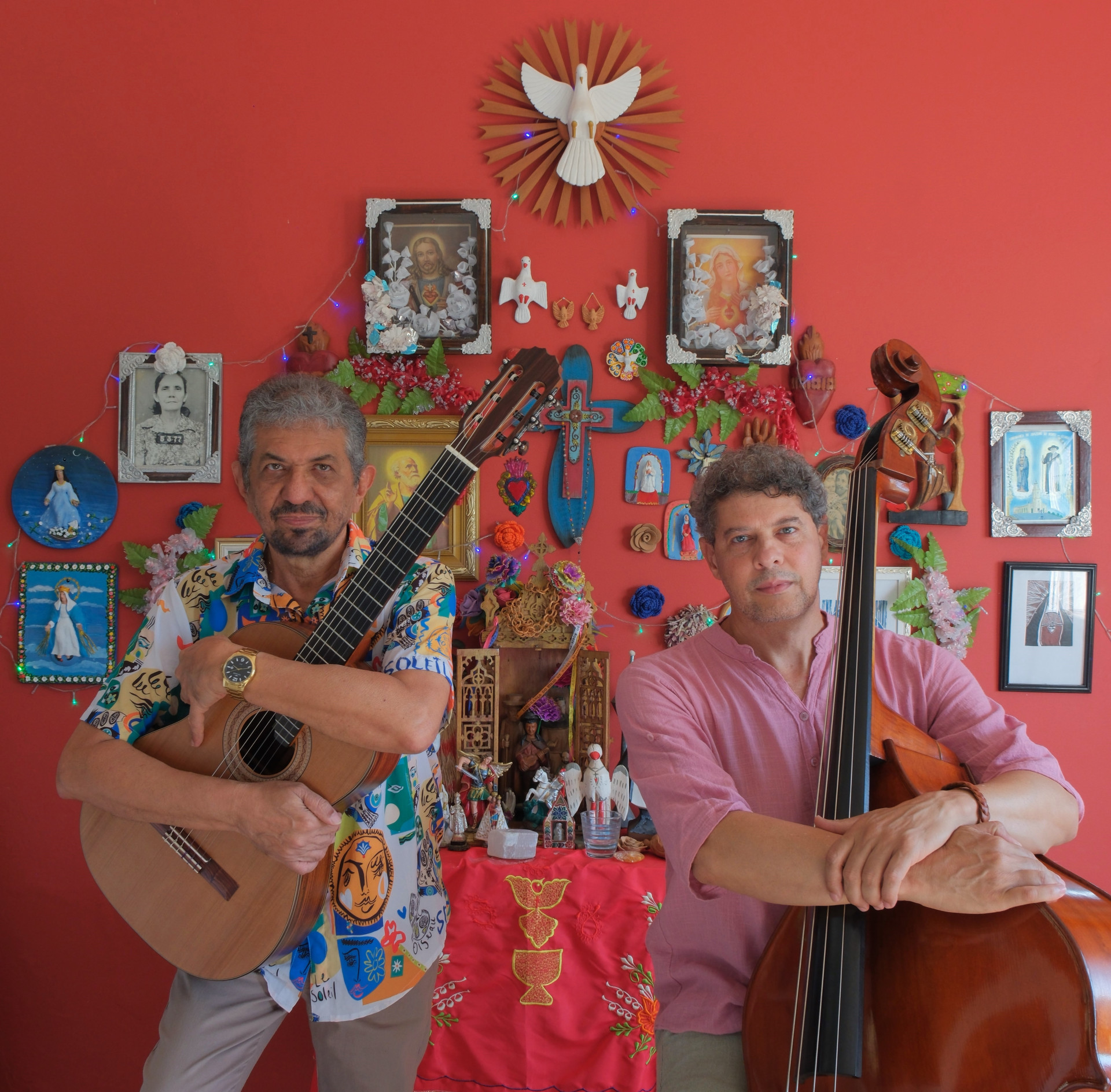 Claudio Mappa, contrabaixista, e Cleivan Paiva, violonista, guitarrista, compositor e arranjador (Foto: Paula Geórgia Fernandes/Divulgação)