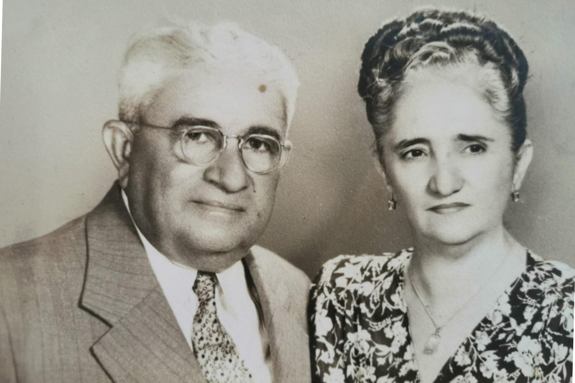 Dion&iacute;sio ao lado de sua esposa, Georgia de Castro 