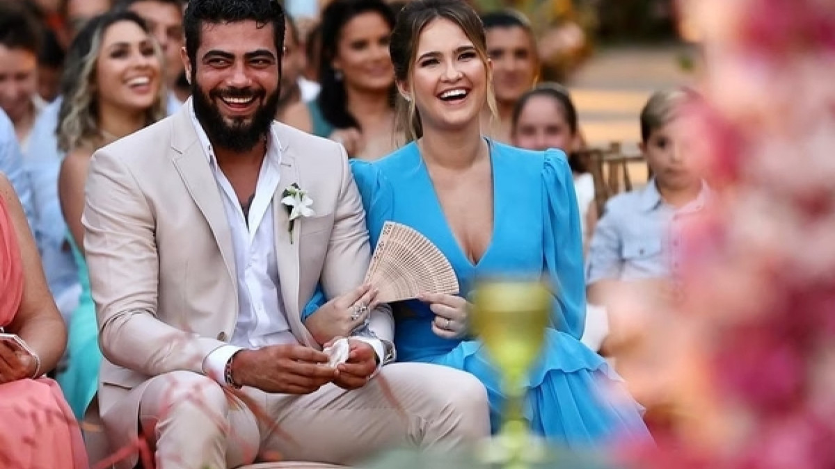 Em viagem aos Estados Unidos, esposa do cantor sertanejo Henrique é presa na Flórida sob duas acusações