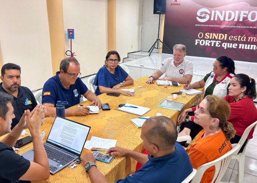 Servidores de Fortaleza recusam proposta de reajuste salarial da Prefeitura de Fortaleza, nesta ter&ccedil;a-feira, 3