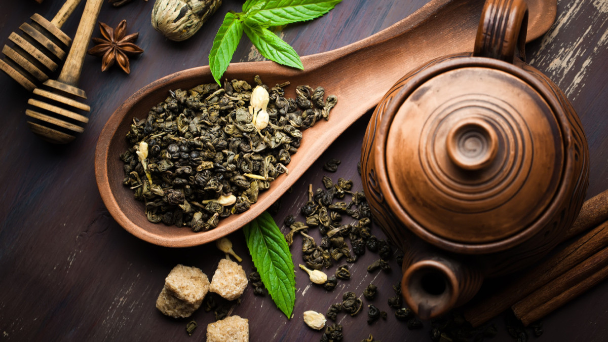 Como consumir chás de ervas e plantas com segurança: 15 orientações