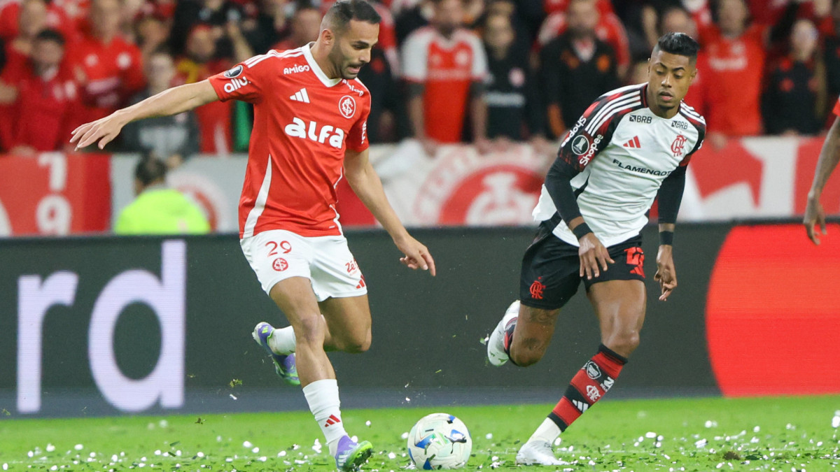Flamengo e Internacional se enfrentam hoje, 4, pelo Brasileirão Série A. 