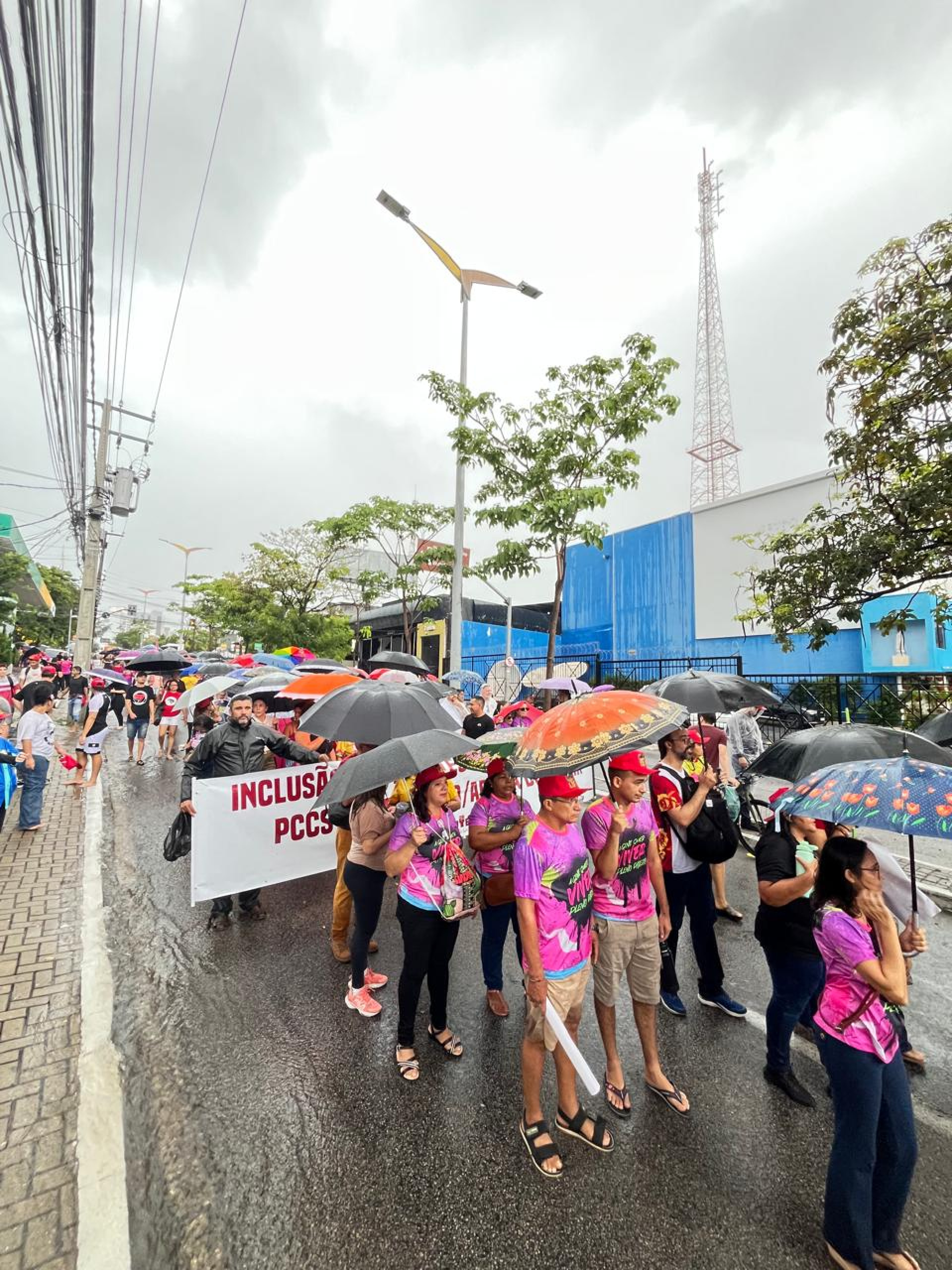 Servidores da Educação realizaram manifestação em Fortaleza