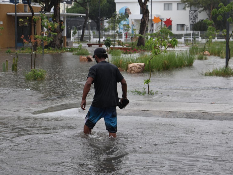 Praia de Iracema, em Fortaleza, na manh&atilde; de 05 de fevereiro de 2026